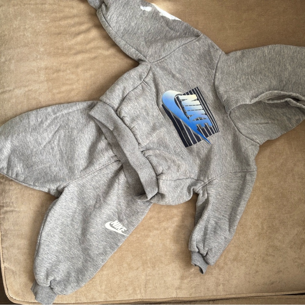 Nike Gray Hoodie and Sweatpants Set